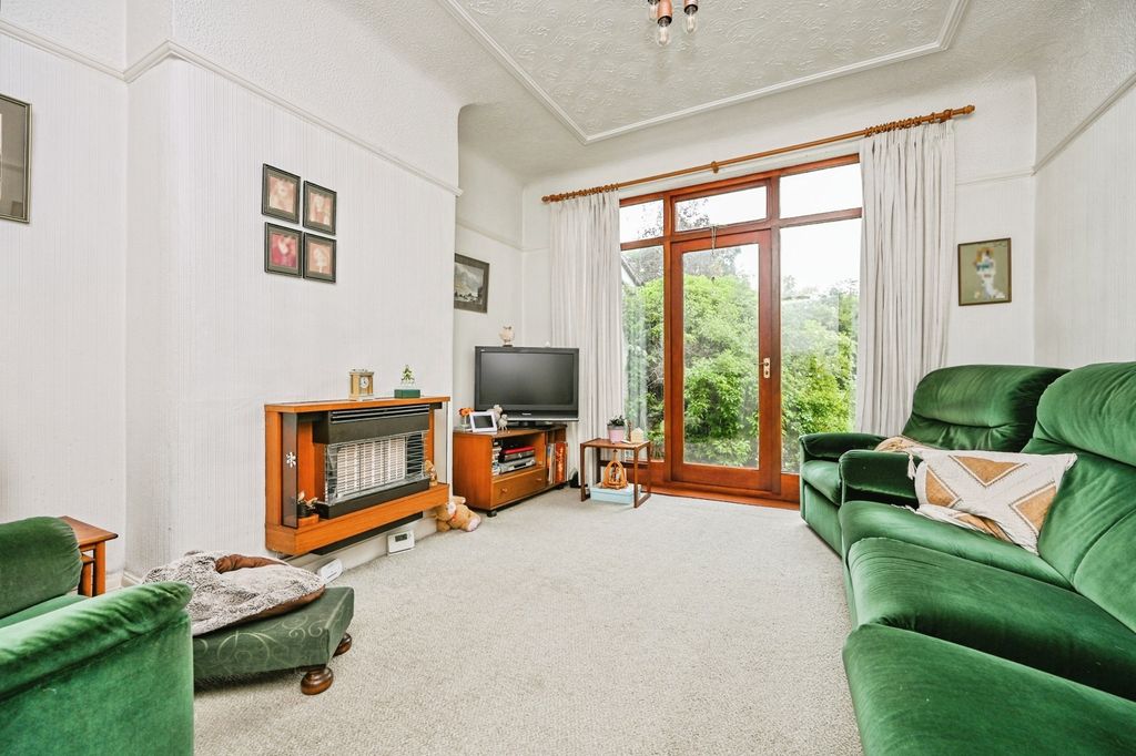 Property photo 2 of 18 Pbox-Img.Jpg