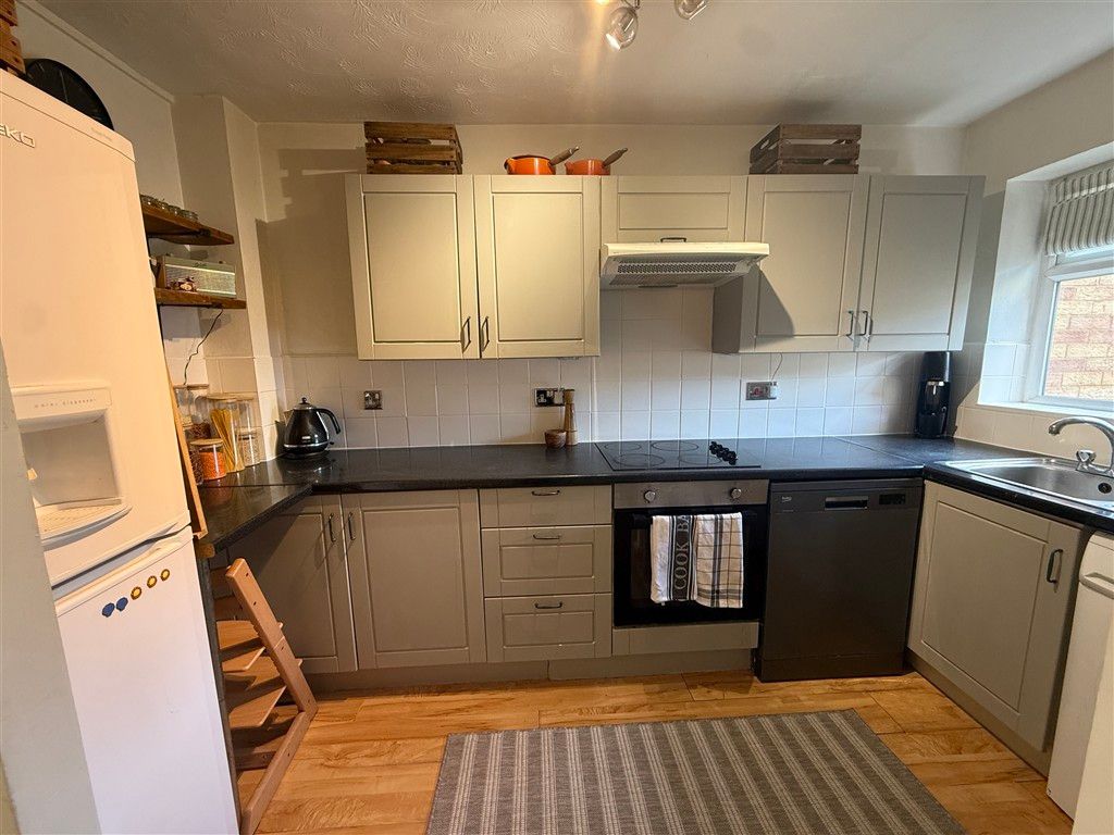 Property photo 1 of 8 Kitchen