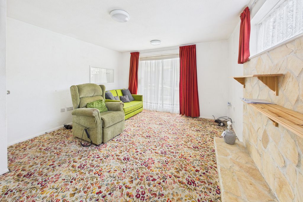 Property photo 3 of 18