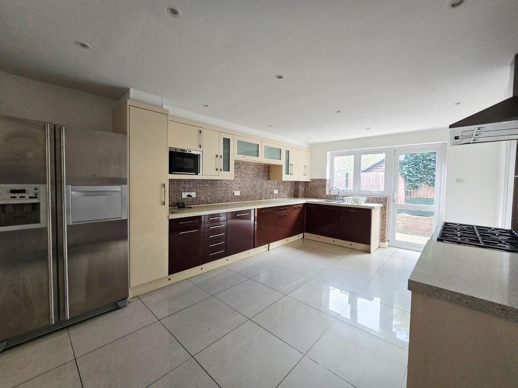 Property photo 1 of 27