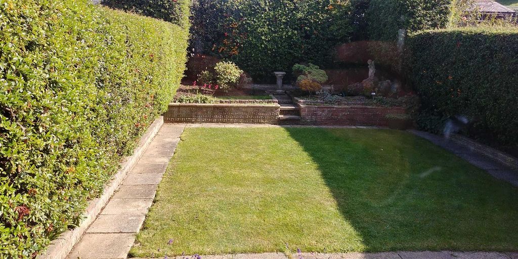 Property photo 3 of 4