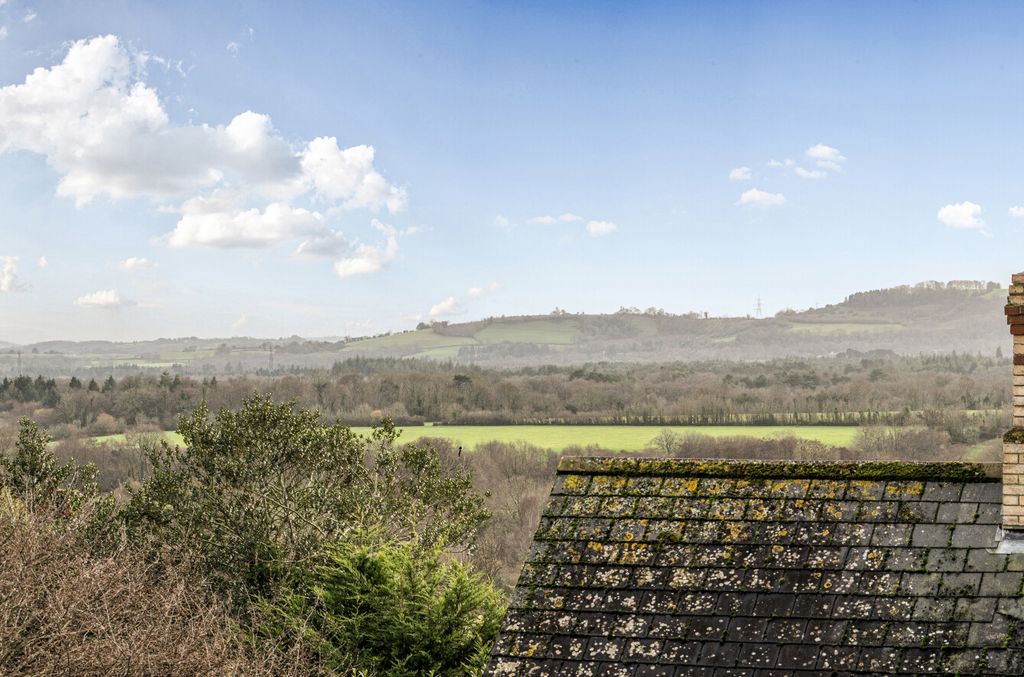 Property photo 2 of 14 Outlook