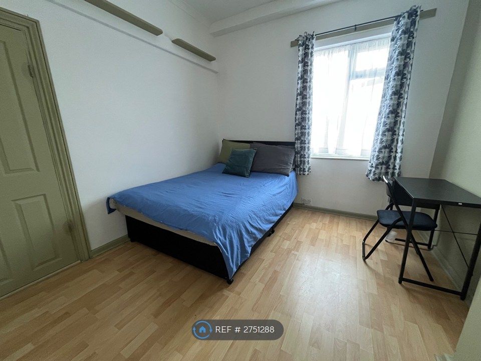 Property photo 3 of 6