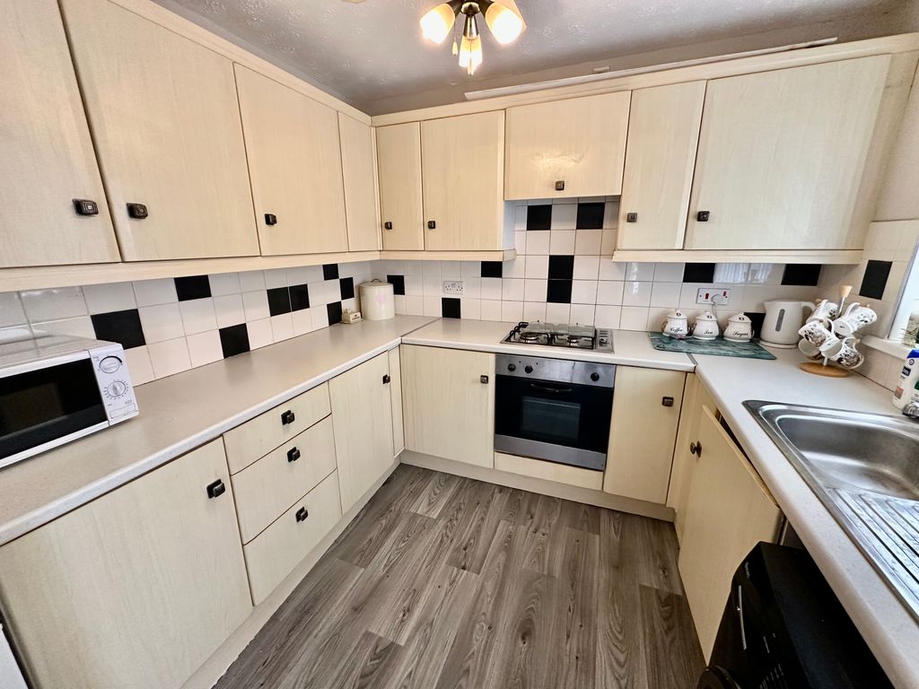 Property photo 1 of 17 Img_4528