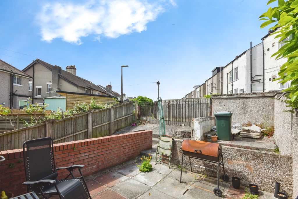 Property photo 3 of 20 18
