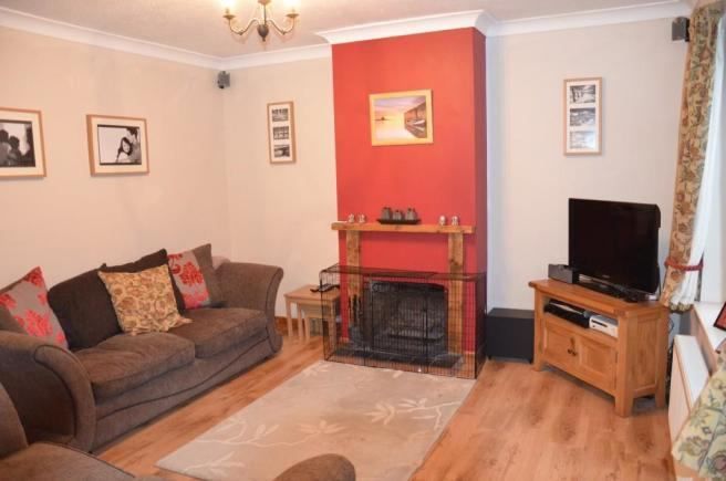 Property photo 3 of 6 Lounge