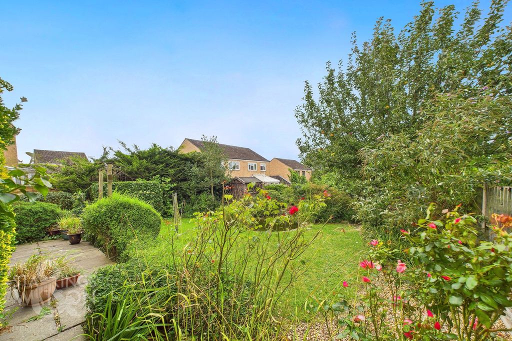 Property photo 2 of 19