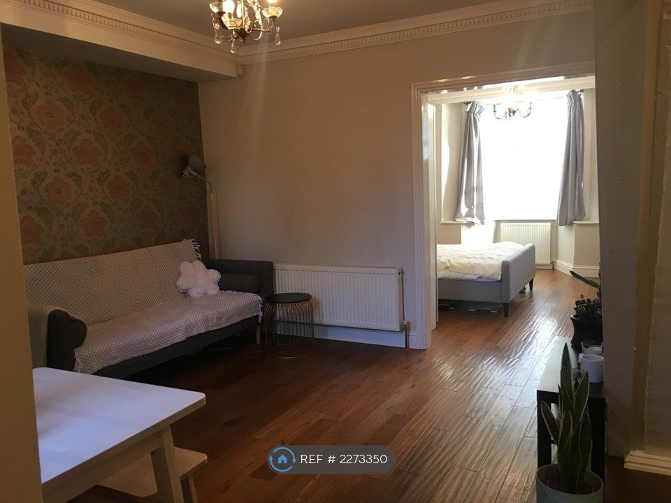 Property photo 2 of 13 Lounge