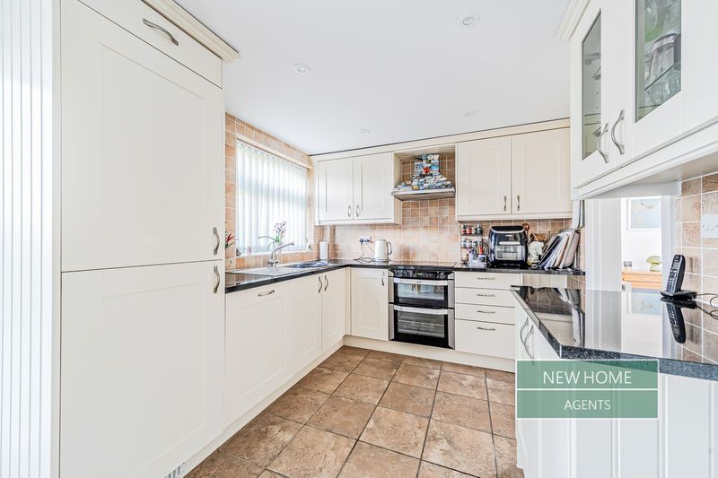 Property photo 3 of 20 Photo 12