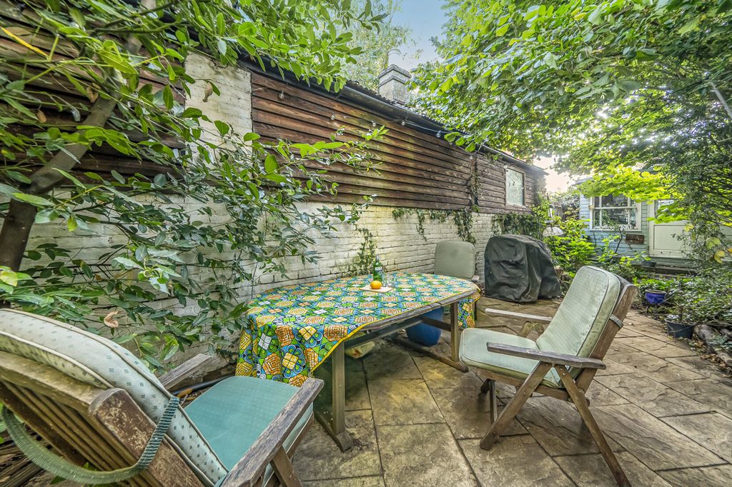 Property photo 3 of 20 Garden