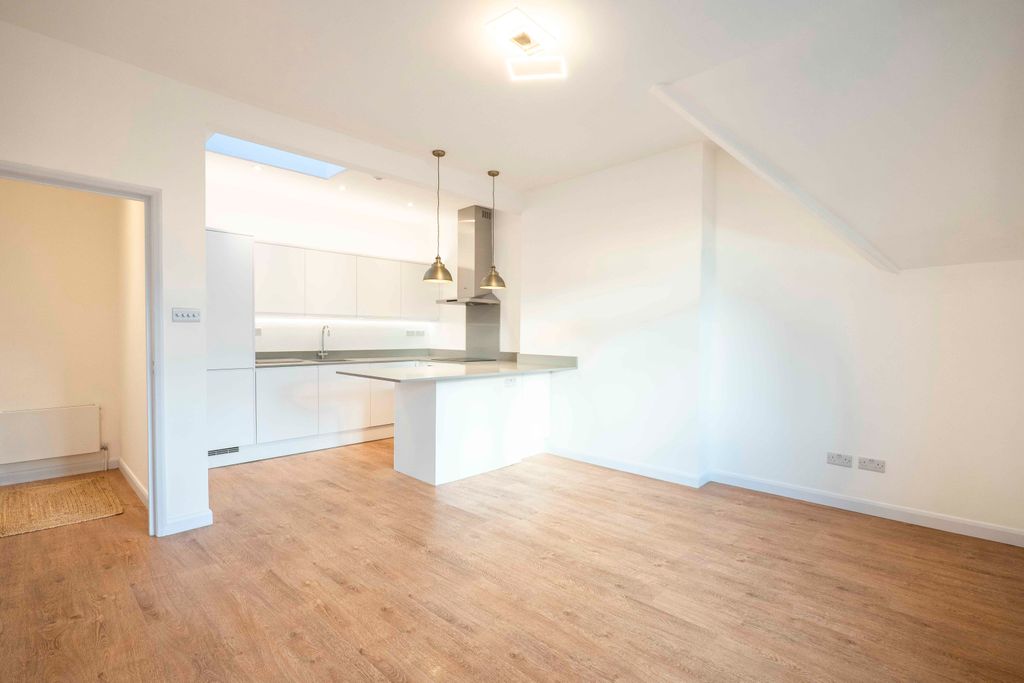 Property photo 1 of 7 1 Bed Hampstead Flat To Rent
