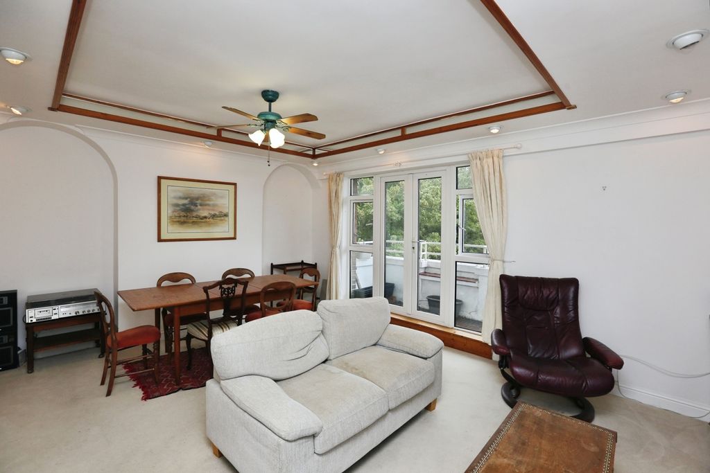 Property photo 3 of 21 Pbox-Img.Jpg