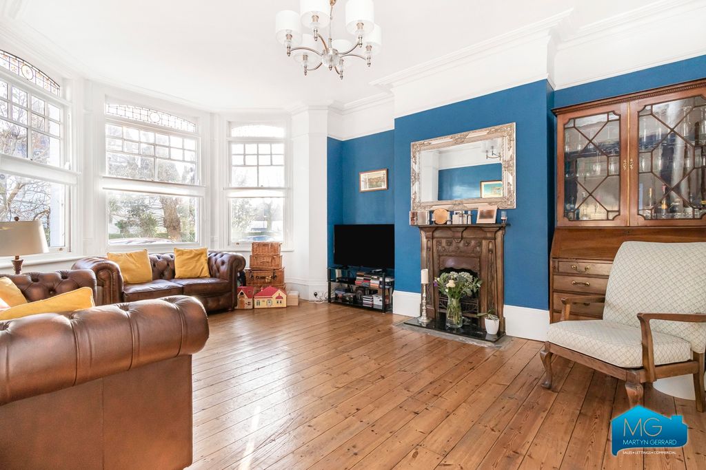 Property photo 2 of 29 Picture No. 18