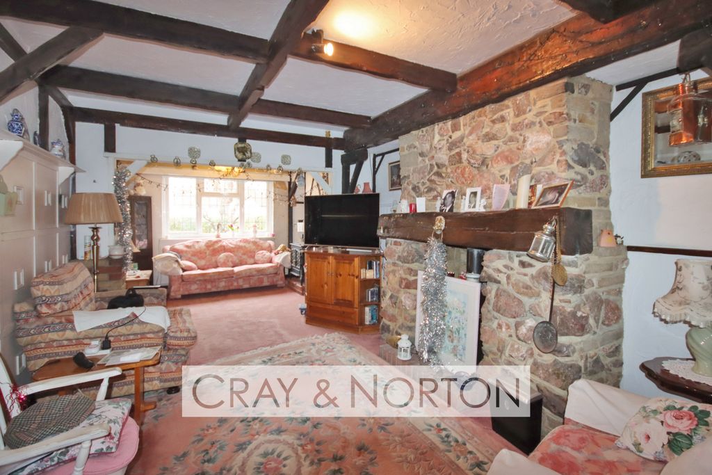 Property photo 2 of 12 Photo 1