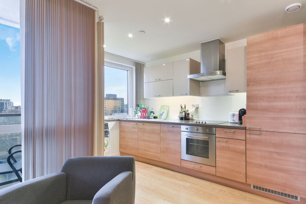 Property photo 3 of 8