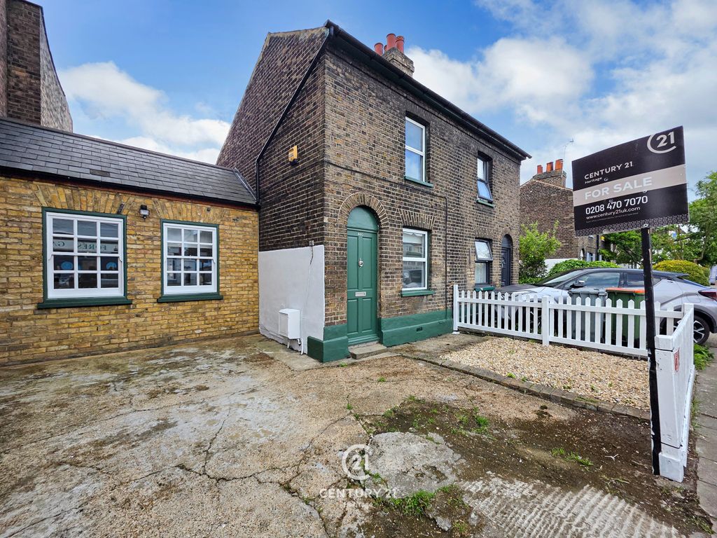 Property photo 1 of 18 E02051 (26)