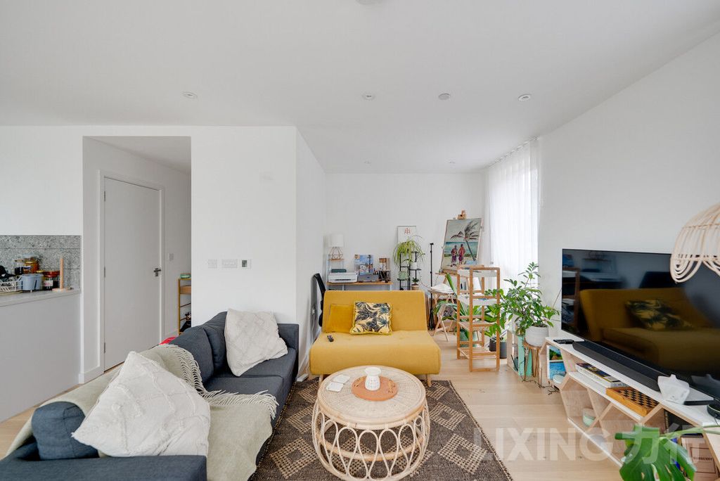 Property photo 3 of 12