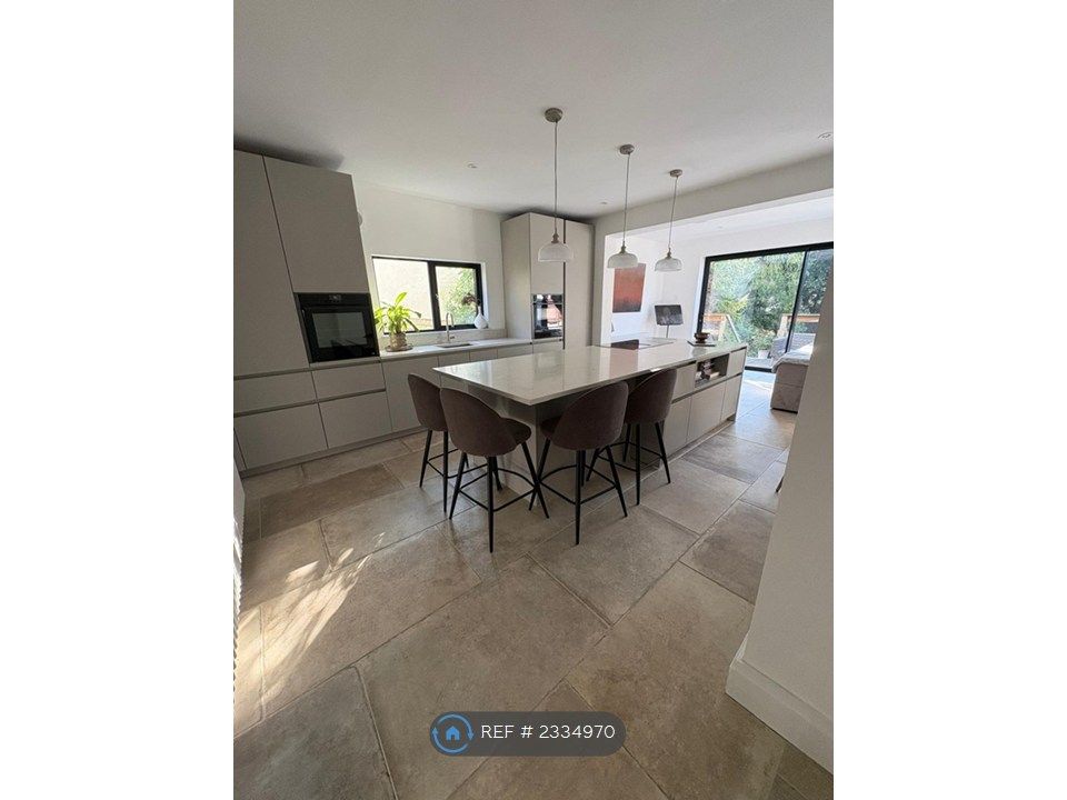 Property photo 1 of 23 Kitchen (Large Island)