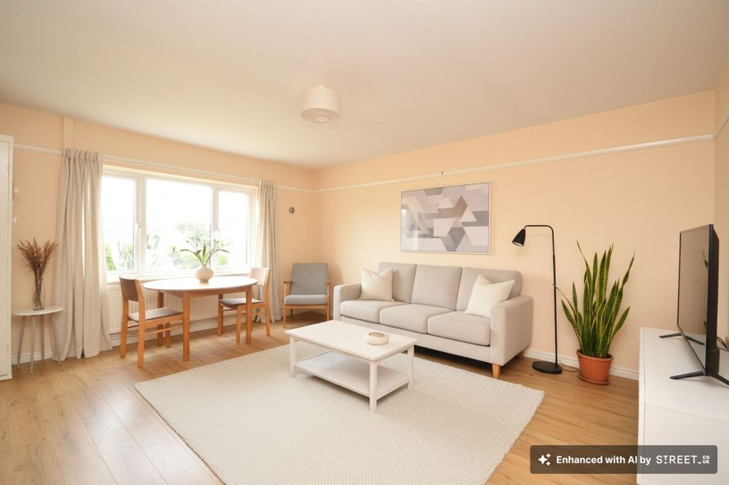 Property photo 2 of 23