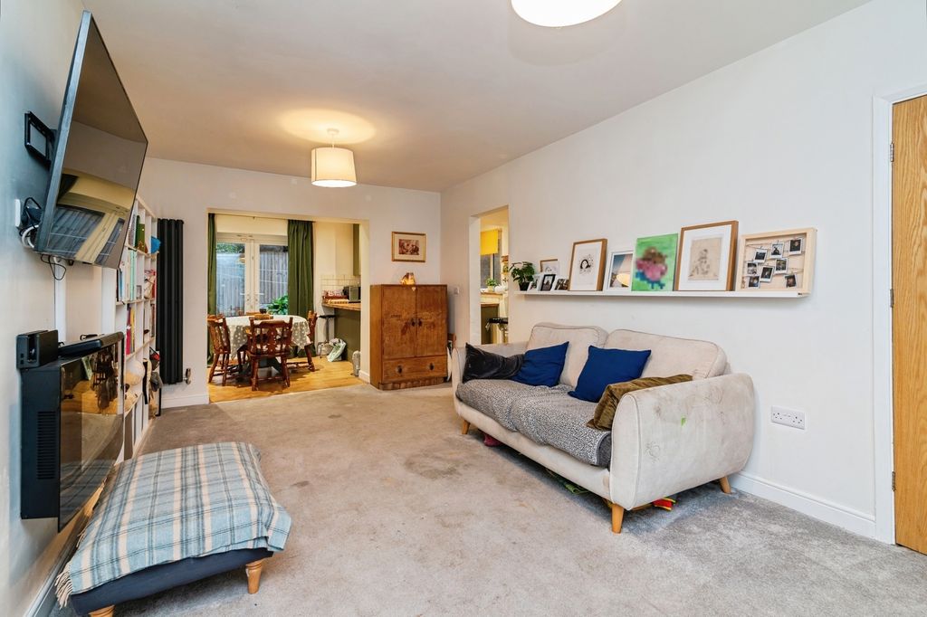 Property photo 3 of 17 Photo