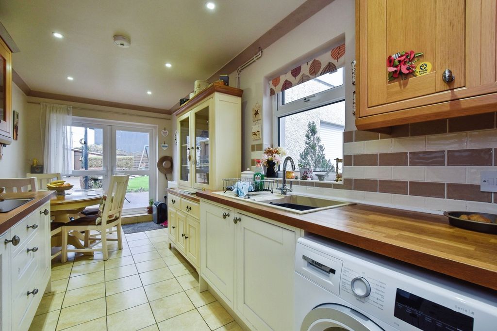 Property photo 3 of 17 Pbox-Img.Jpg