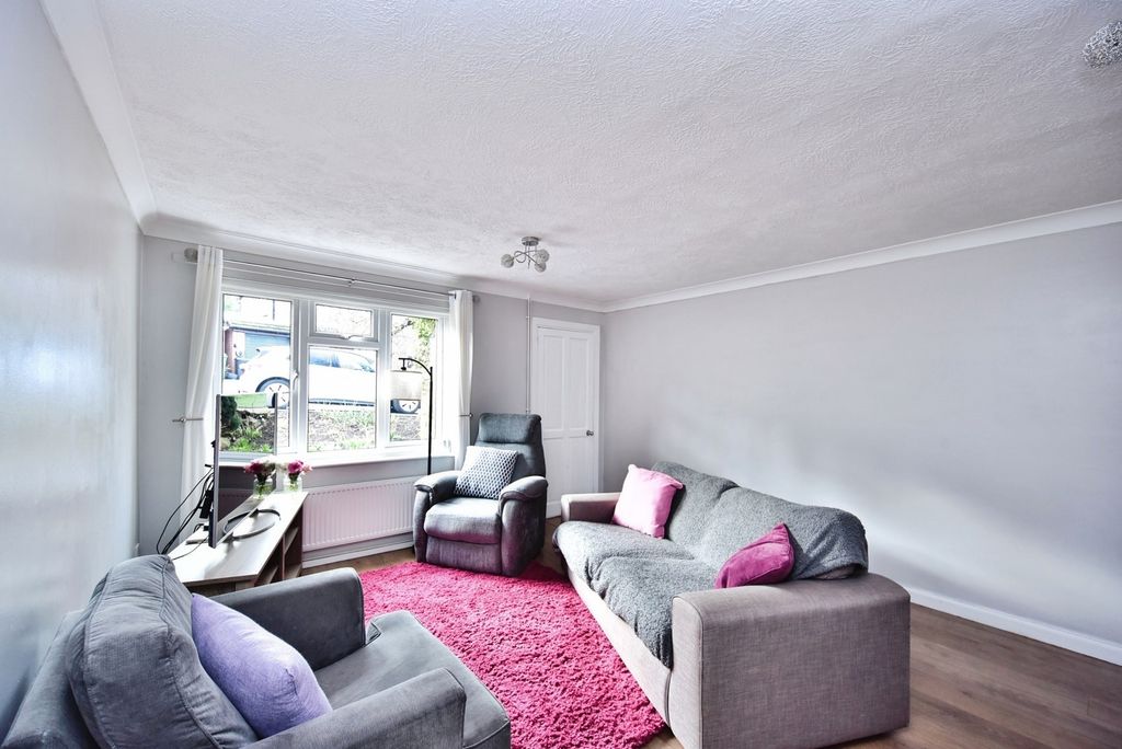 Property photo 3 of 18 Pbox-Img.Jpg