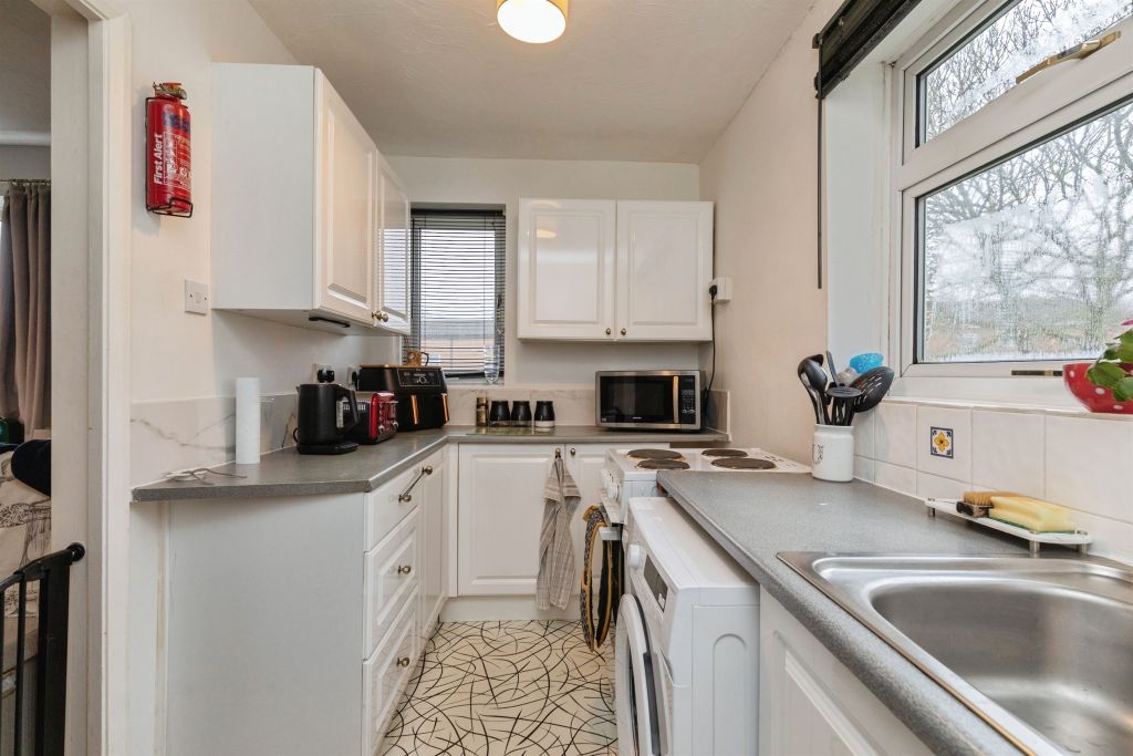 Property photo 3 of 12