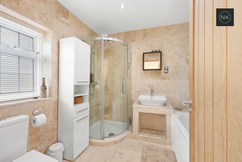 Property photo 3 of 32 4558434