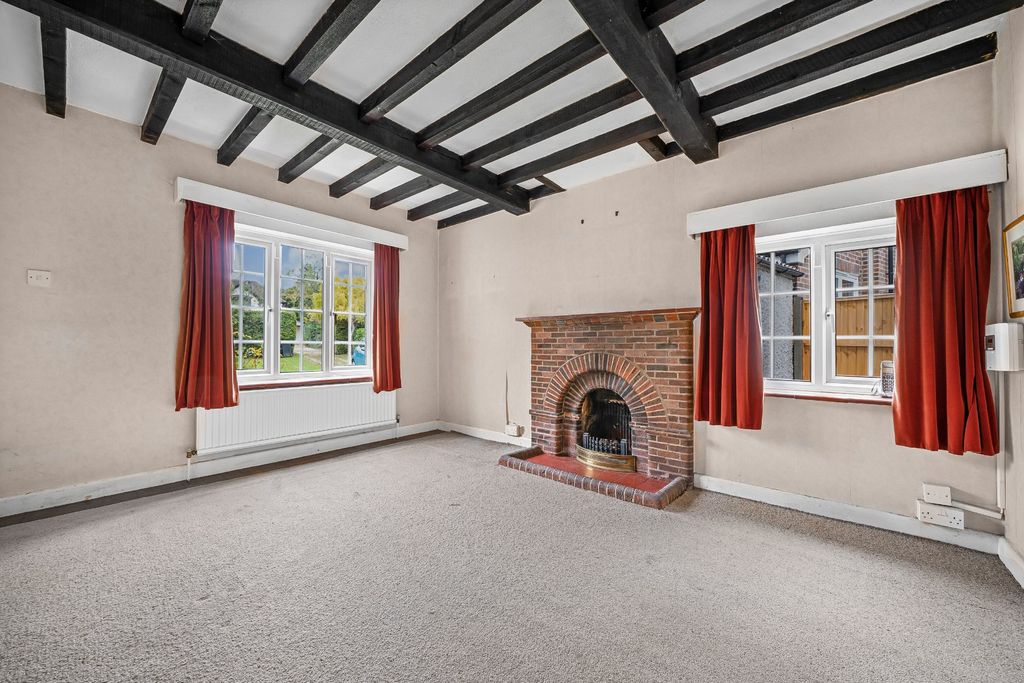 Property photo 3 of 18 Living Room