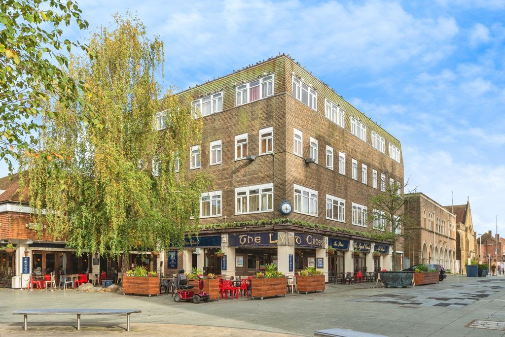 Property photo 1 of 8