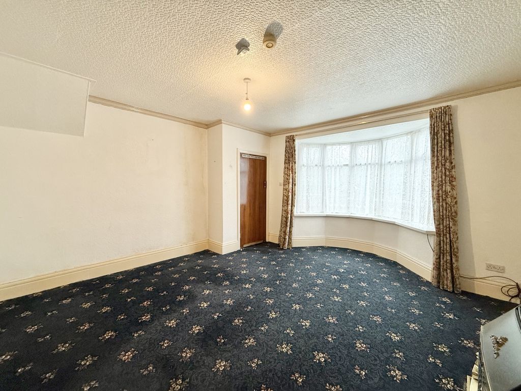 Property photo 3 of 17 Img_5445