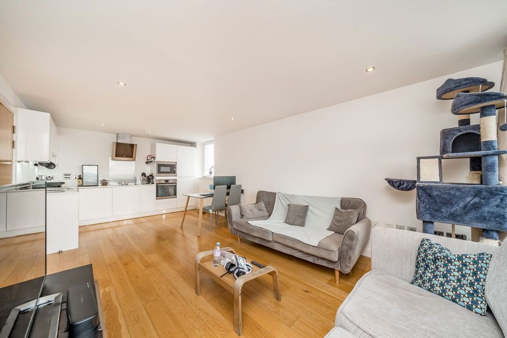 Property photo 2 of 7