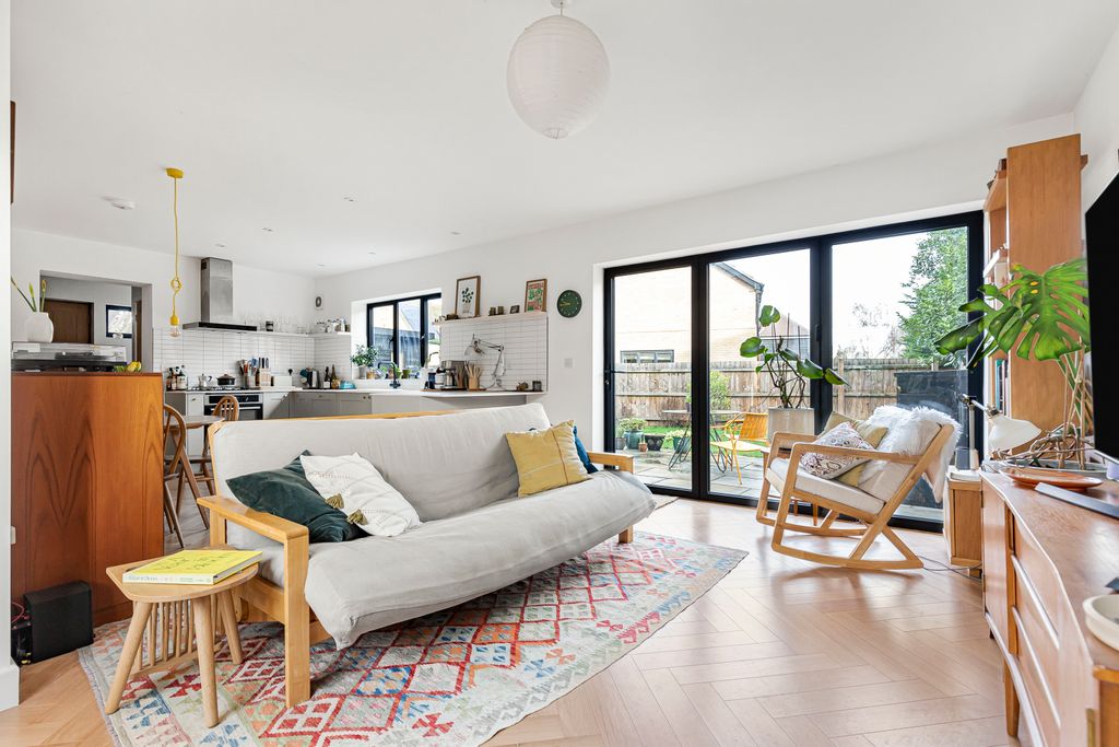 Property photo 2 of 22 2872056