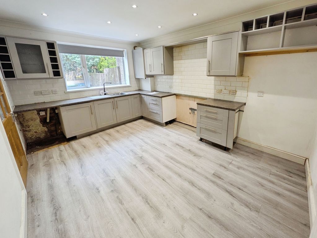 Property photo 3 of 10 Photo 6