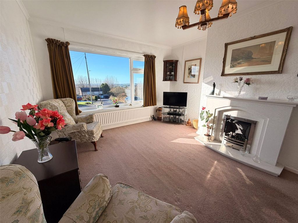 Property photo 2 of 22 Picture No. 17