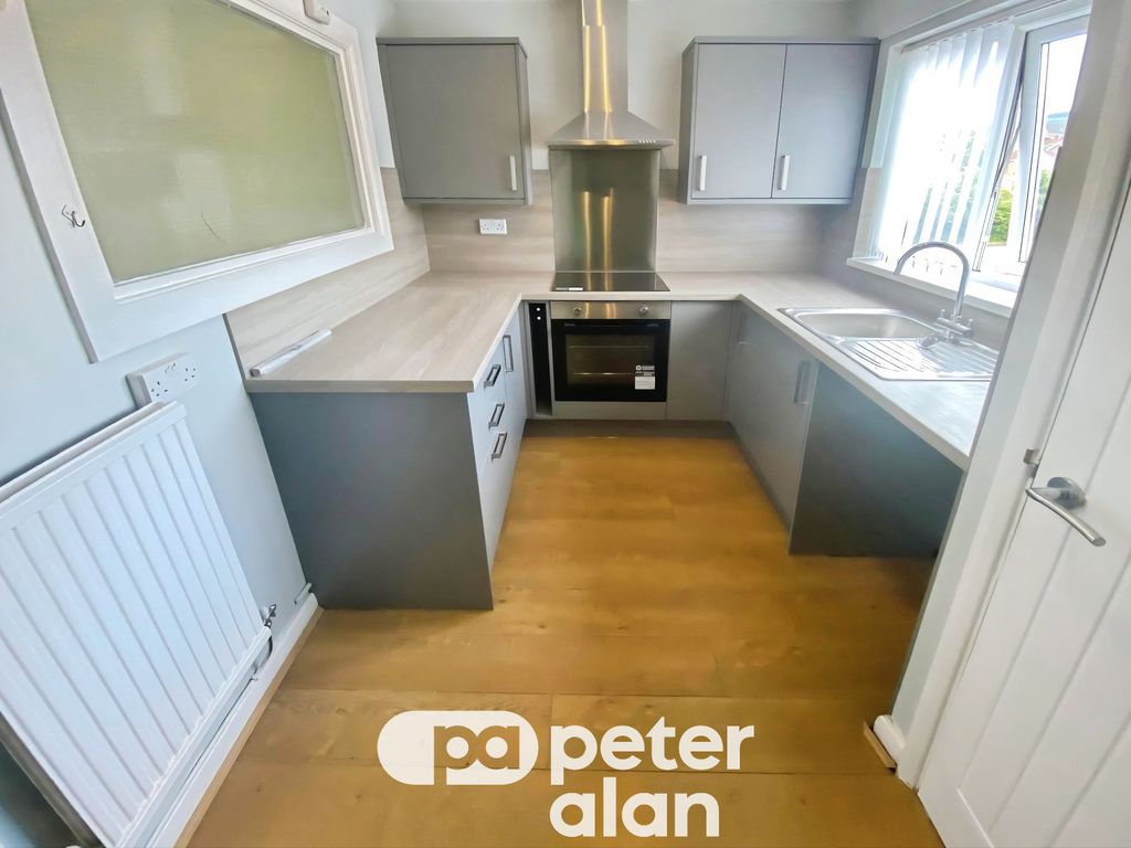 Property photo 1 of 6 Kitchen