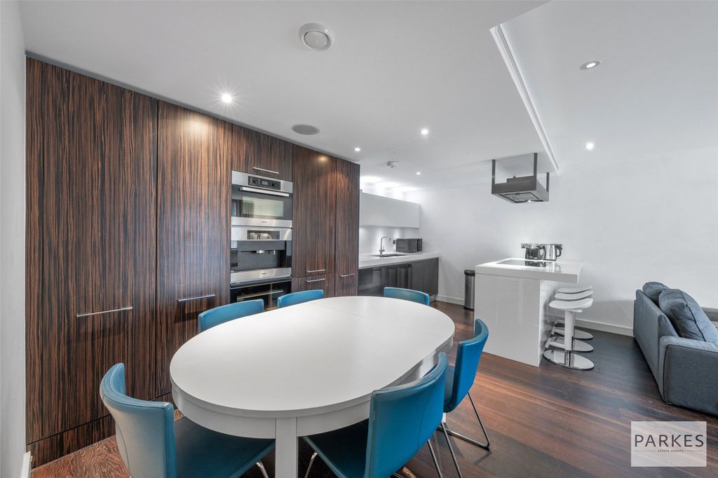 Property photo 2 of 20 Picture No. 15