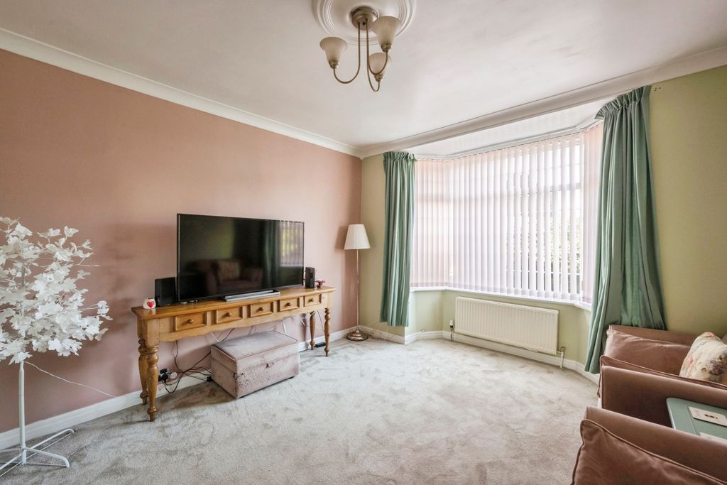 Property photo 2 of 20 12