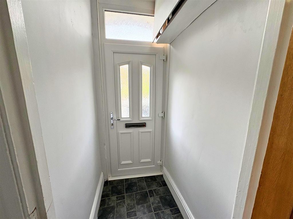 Property photo 2 of 27 Entrance Porch