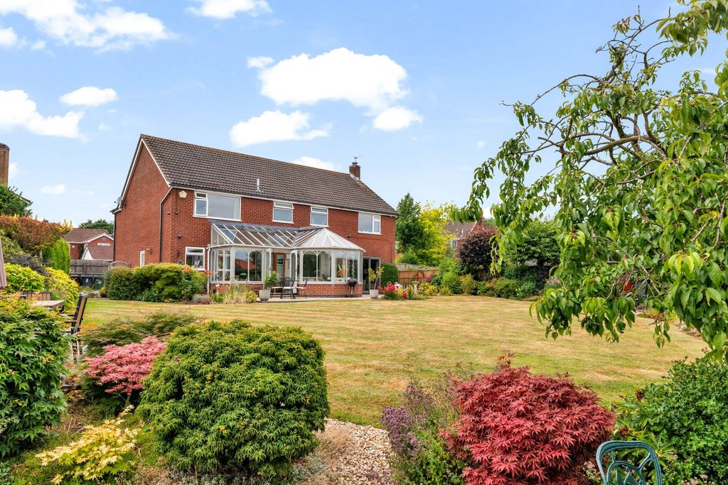 Property photo 2 of 46