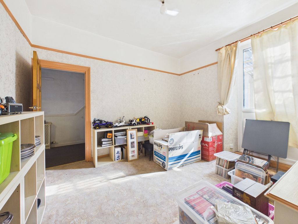 Property photo 3 of 33