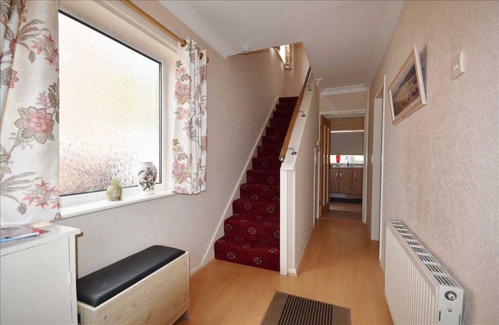 Property photo 2 of 11 Hall