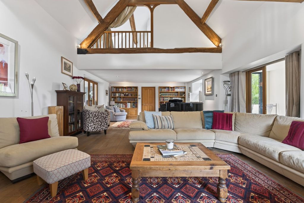 Property photo 1 of 33
