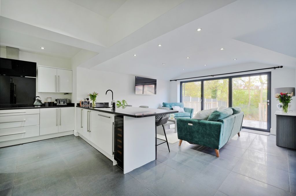 Property photo 2 of 34 Kitchen-Day Room