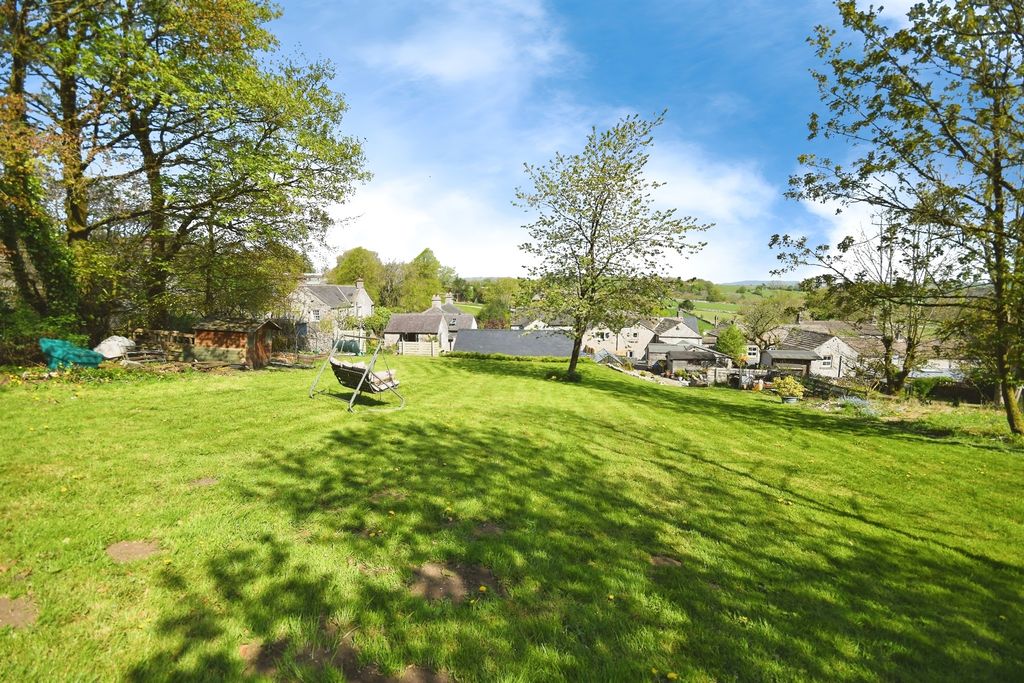 Property photo 2 of 30