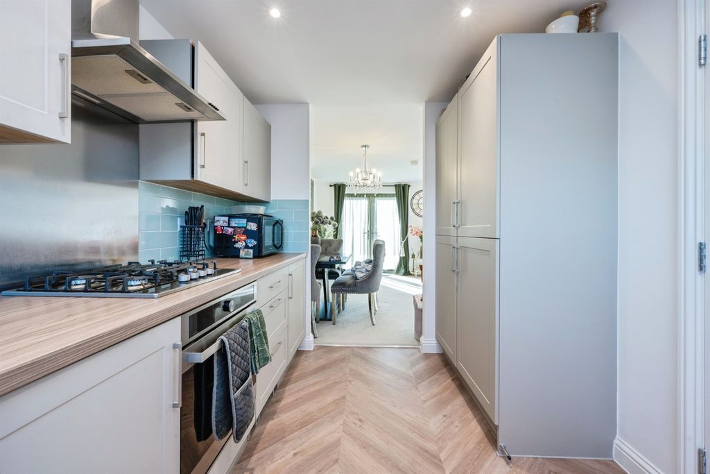 Property photo 2 of 19