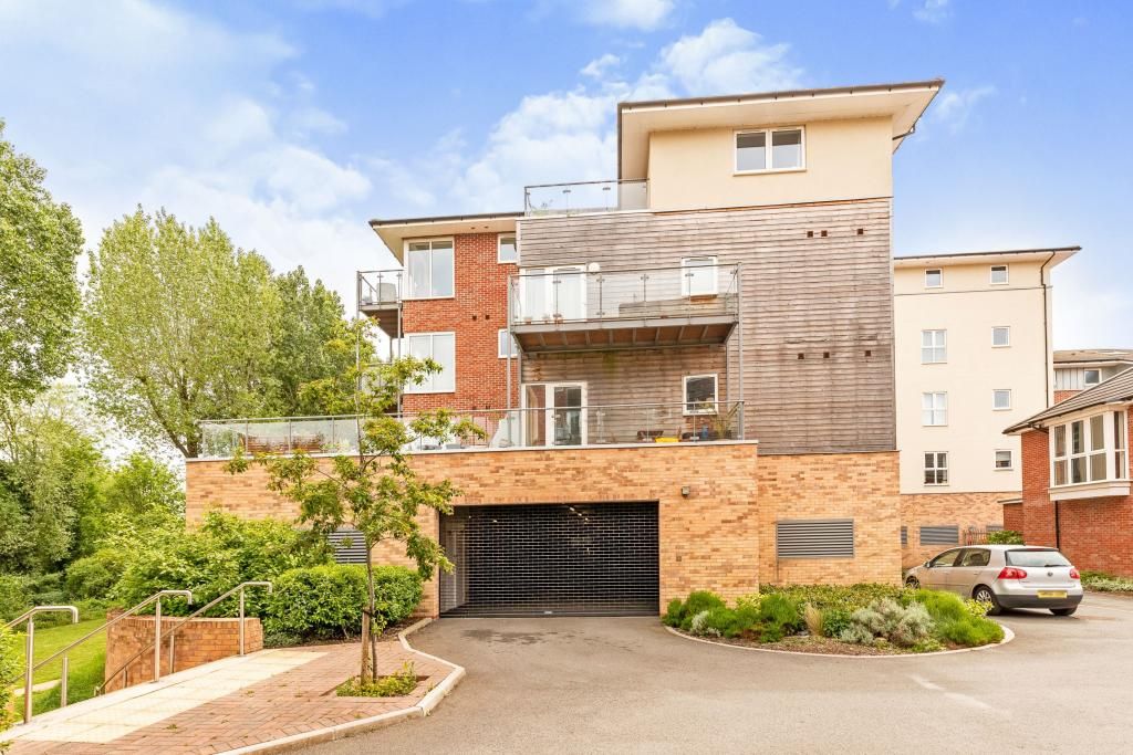 Property photo 1 of 12