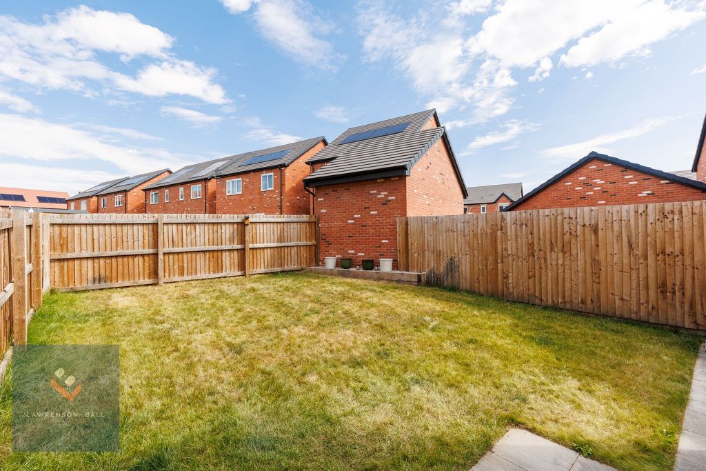 Property photo 2 of 18 Rear Garden
