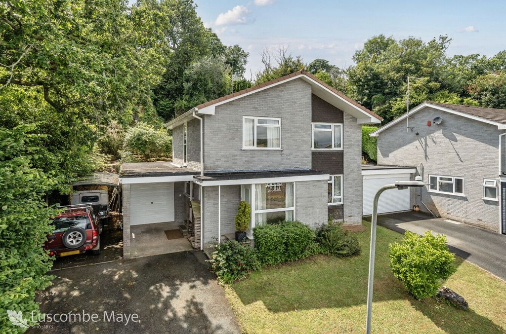 Property photo 2 of 17
