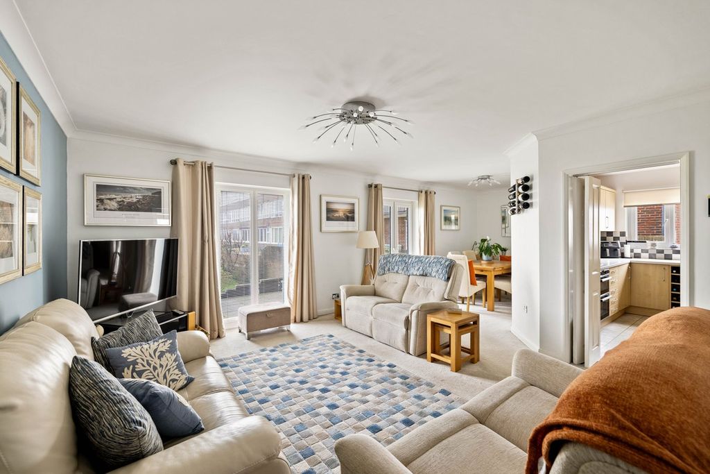 Property photo 3 of 13